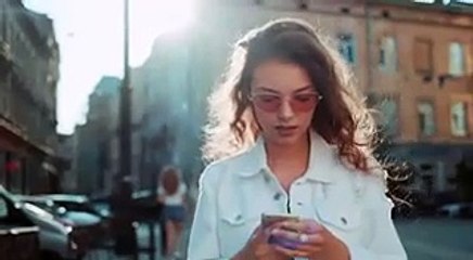 Esas voces son de mis compañeras de trabajo.