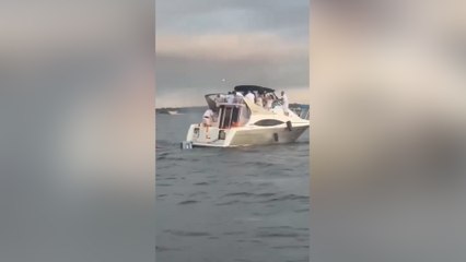 Explosión en un barco en Nueva York: 22 personas saltan por la borda para evitar abrasarse
