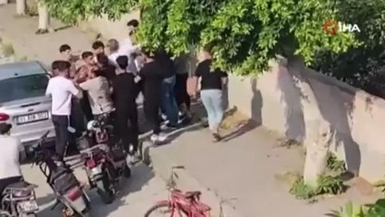 Hatay’da iki grup arasında çıkan kavgada yumruklar havada uçuştu