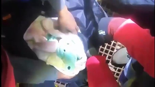 Open Arms, salvati 54 migranti: tra loro anche due bambini appena nati
