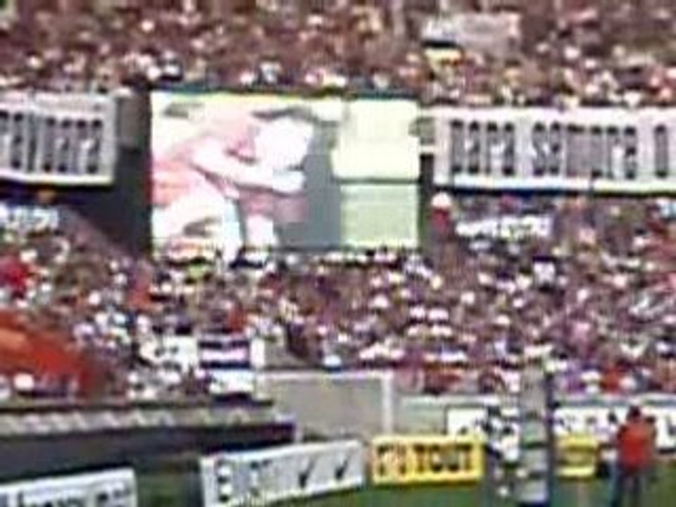 OVATION PAULETA ENTREE PSG ST ETIENNE