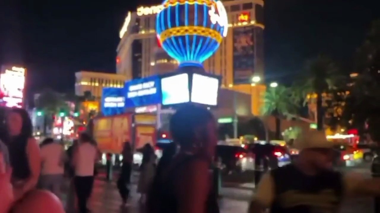 Video shows moments Youtuber Finny Da Legend shot by YouTuber SinCity-MannyWise outside Bellagio Fountains in Las Vegas