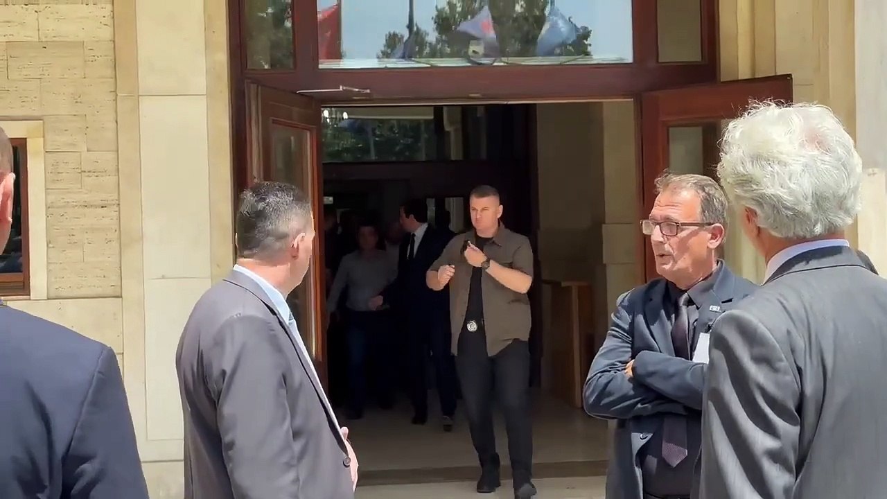 Koci vs Kurti