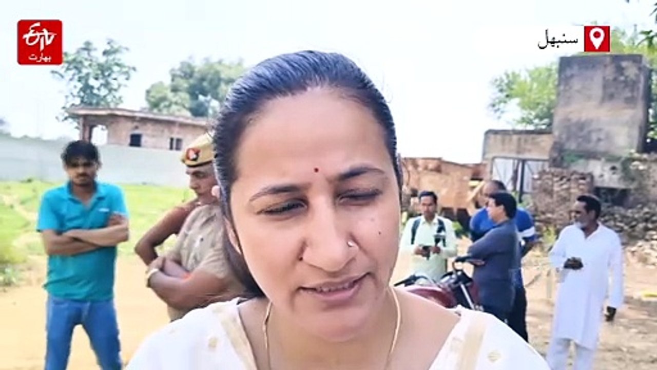 سنبھل میں مسجد اور مندر پر چلائے گئے بلڈوزر، دونوں مذہبی مقامات سڑک پر بنائے گئے، پی ڈبلیو ڈی کے نوٹس کے بعد کارروائی