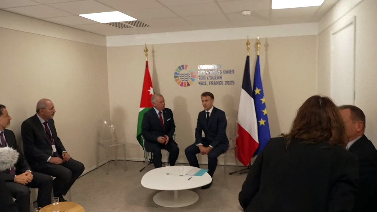 لقاء بين ماكرون والعاهل الأردني على هامش قمة المحيطات في فرنسا