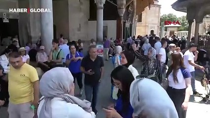 Mevlana Müzesi'nde bayramda ziyaretçi yoğunluğu