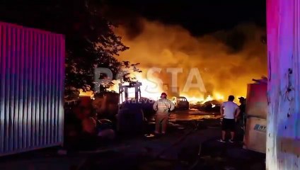 Incendio consume recicladora en Guadalupe