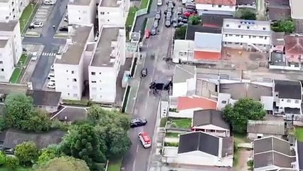 Homem faz mulher e filha reféns em Pinhais