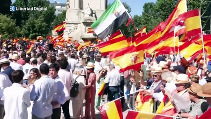 Manifestantes se quejan de la separación entre españoles: "Utilizan la lengua para dividir"