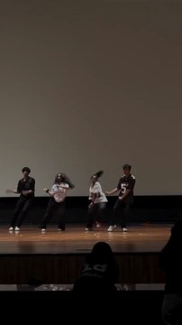 peelings telugu song dance performance 💃 @gauranggmoonndra_24#viral#dance#stage#performance