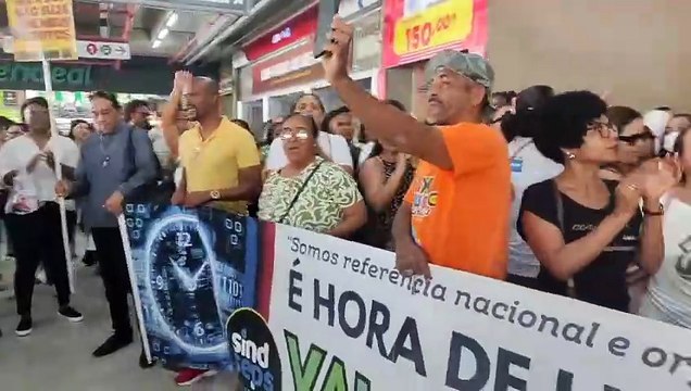 Servidores municipais lotam Estação da Lapa e protestam contra Bruno Reis; assista
