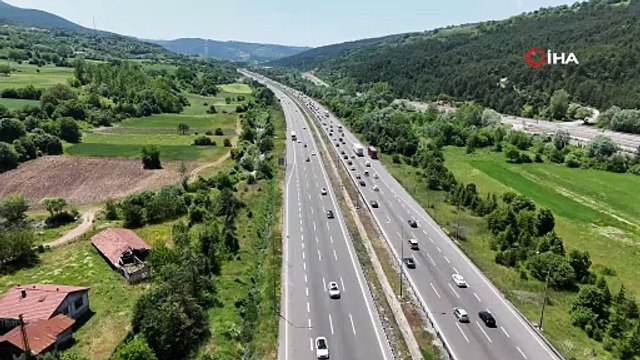 Bayram tatilinin son gününde dönüş çilesi! Trafik durma noktasına geldi