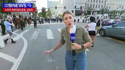 Repórter é atingida com bala de borracha durante protesto em Los Angeles