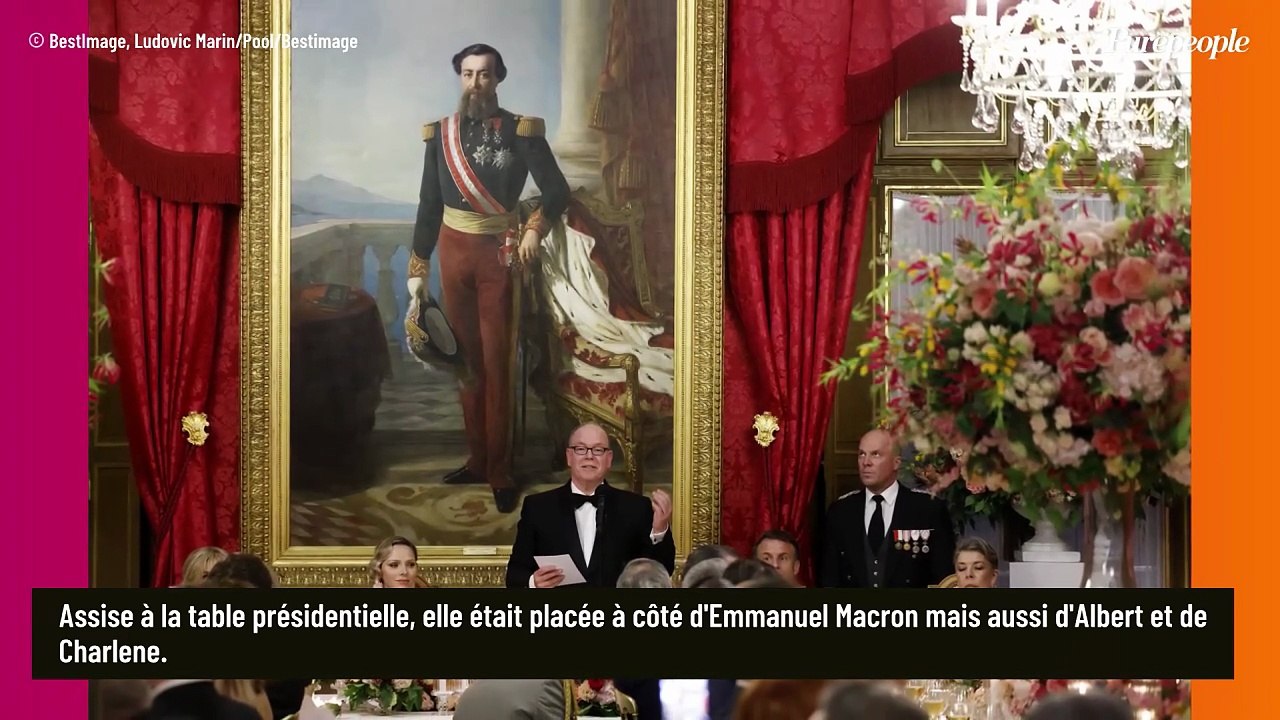 Robe haute couture et somptueux bijoux de sa grand-mère, Caroline de Monaco a sorti le grand jeu pour le dîner d'Etat au palais princier