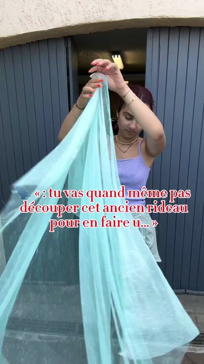 C’est plus fort que moi quand je vois un rideau qui ne sert plus j’ai envie de créer toute sorte de pièce ☺️