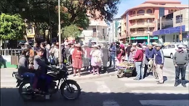 Transportistas del Valle Alto se movilizan para levantar bloqueos ‘evistas’