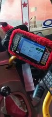 Las máquinas de Bizland y la demostración acerca de que no sirven las tarjetas en el sistema.