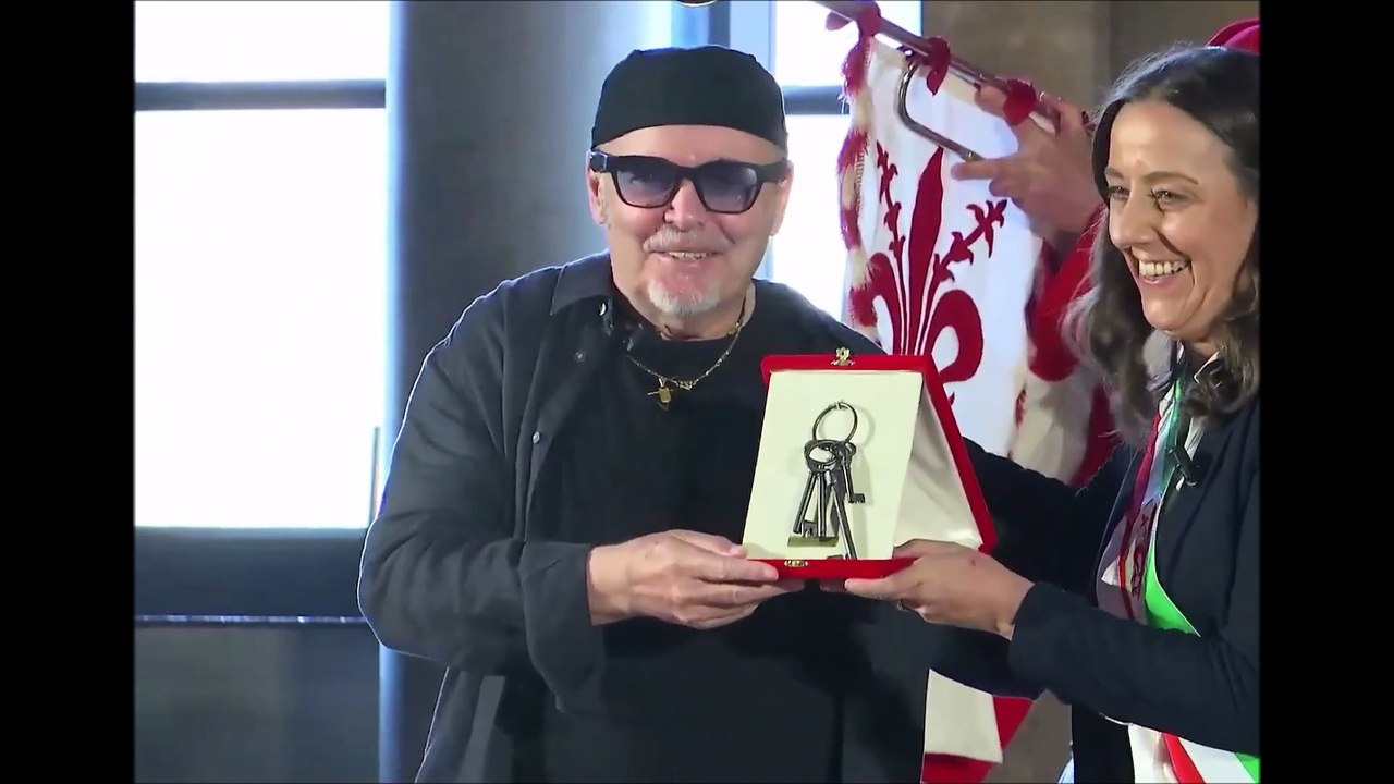 Firenze esalta Vasco Rossi. "Ho detto a mia mamma che mi avrebbero dato le chiavi della città. Ecco cosa mi ha risposto..."