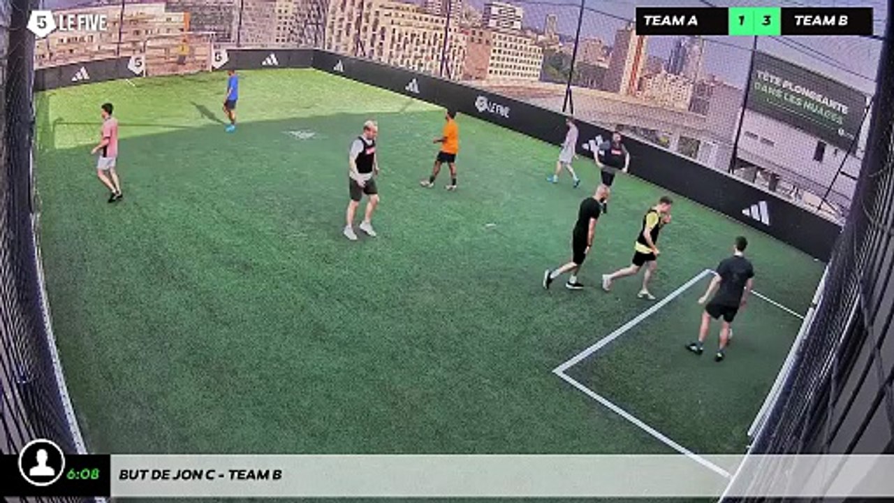 But de Jon C - Team B