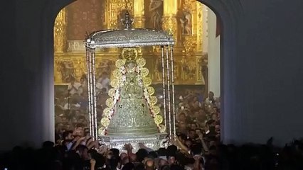 زائران مسیحی برای شرکت در مراسم بزرگداشت «مریم مقدس ال روسیو» در اندلس گردهم آمدند