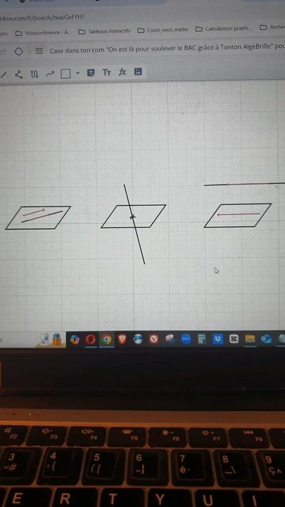 Montrer qu'une droite est parallèle à un plan.#droite #plan #geometrie #bac #bac2025 #terminale #spemaths