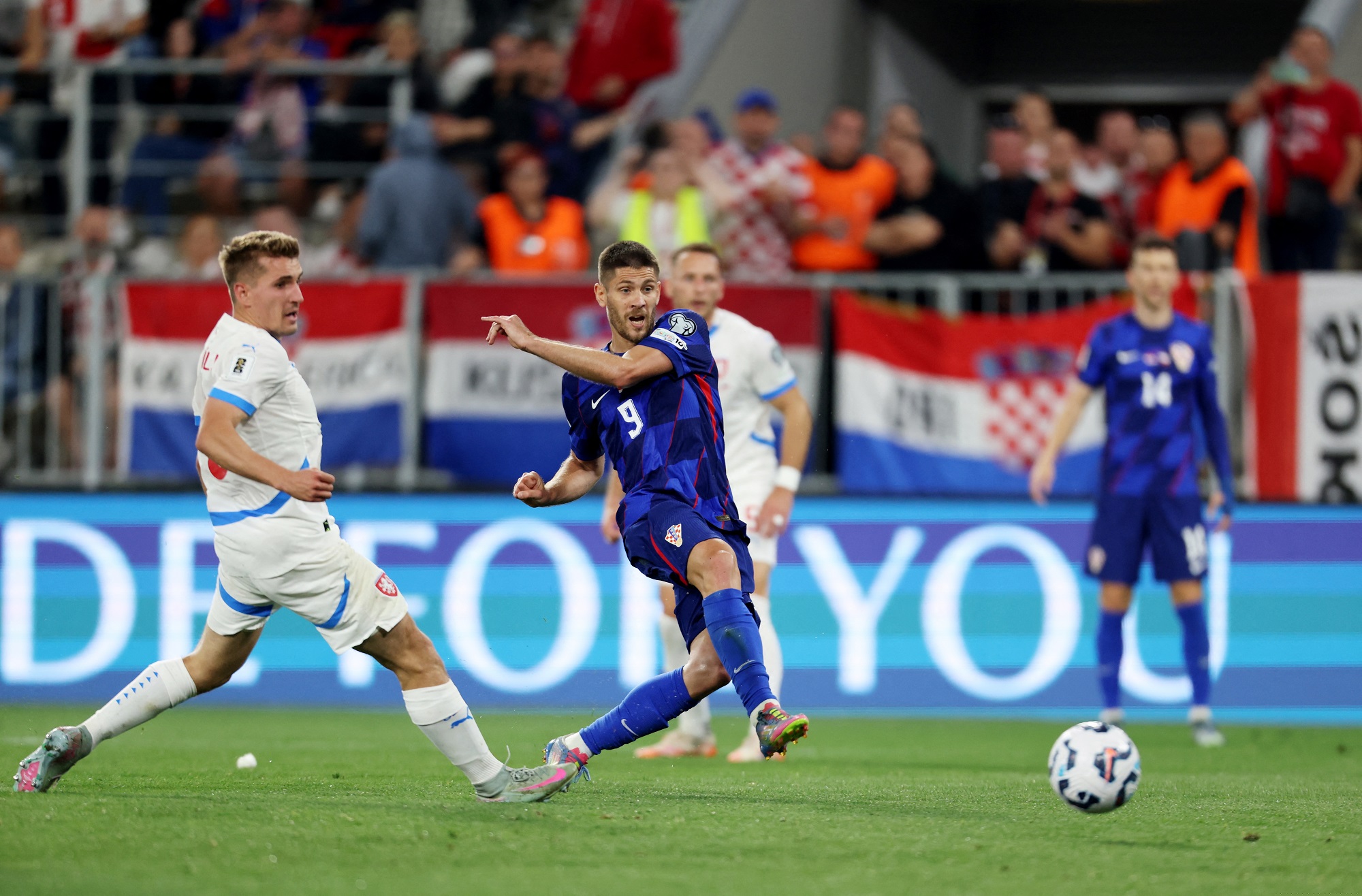 AR HL WCQ CRO CZE 090625