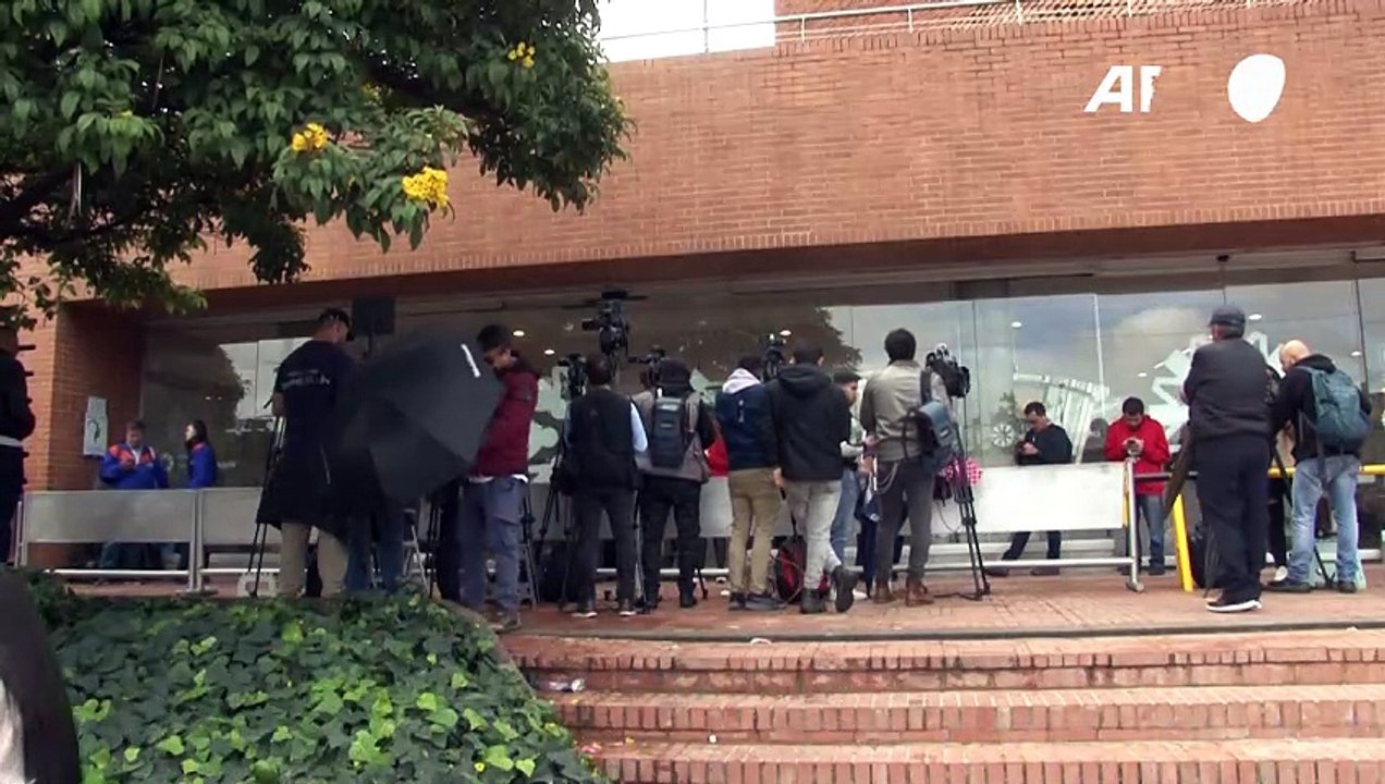 Petro denuncia reducción de custodia de aspirante presidencial colombiano antes de ser baleado