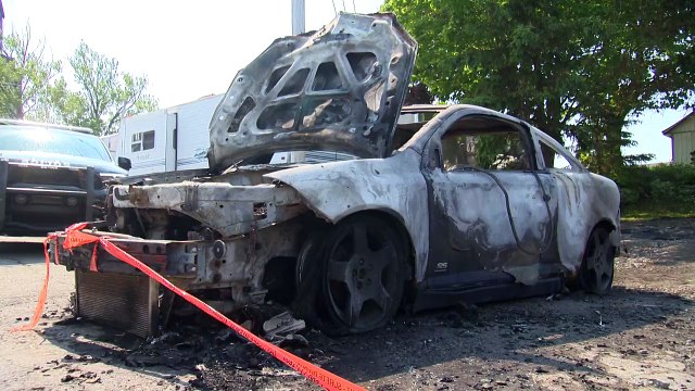 Possible incendie criminel : deux véhicules détruits par le feu à Saint-Jean-de-Dieu