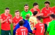 Lamine Yamal ignora el saludo de Cristiano Ronaldo tras la derrota ante Portugal