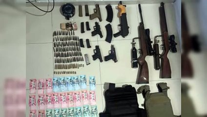 Detenidos por posesión de arsenal de armas ilegales en El Pino