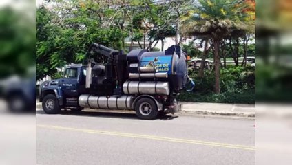 Alcaldía del DN ejecuta operativos de limpieza por vaguada