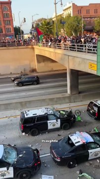 Lanzan piedras a patrullas en Los Ángeles