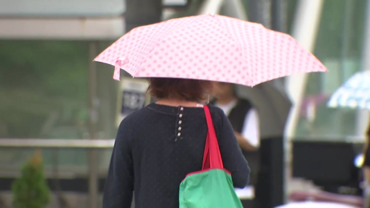 [날씨] 중북부 차츰 약한 비...습도 높은 낮 더위, 대구 33℃ / YTN