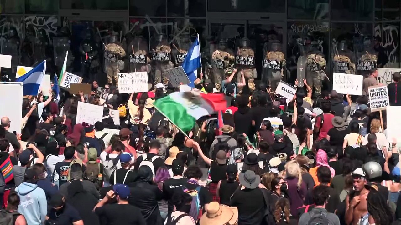 Trump schickt mehr Truppen nach Los Angeles - Staatsanwalt klagt gegen Trump