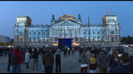 A Berlino ricreato il "Reichstag impacchettato" di Christo