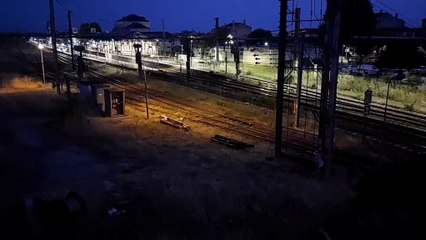 Passage du train du Conservatoire Ferroviaire Territoires Limousin-Périgord à Libourne le 8 juin 2025 à 22H24