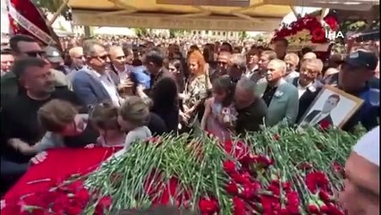 Özgür Özel Zeyrek ailesini biran olsun yalnız bırakmadı