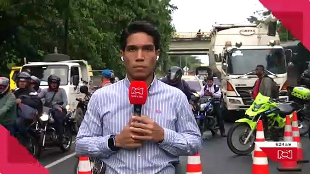 Cerrada la vía Cali- Palmira por la instalación de seis cilindros de gas en la carretera