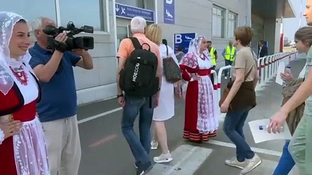 Alghero, atterrato il primo volo diretto da Belgrado