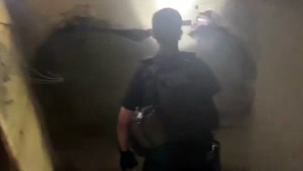 Polícia descobre bunker utilizado por atiradores de elite do TCP; fuzil foi encontrado em banheiro