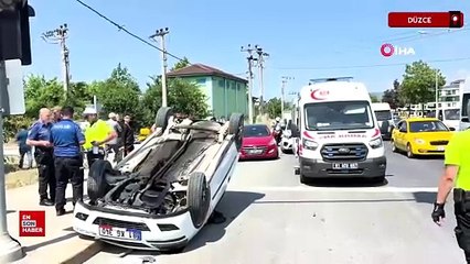 Düzce'de yayaya yol veren otomobile çarpıp takla attı