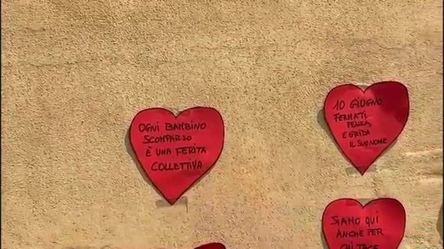 Due anni senza Kata, la lettera della mamma e i bigliettini al muro dell'ex Astor
