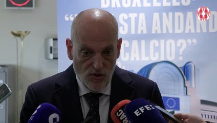 Tebas dice que el Barça podrá jugar cuatro jornadas fuera, pero ve "complicado" ir más allá