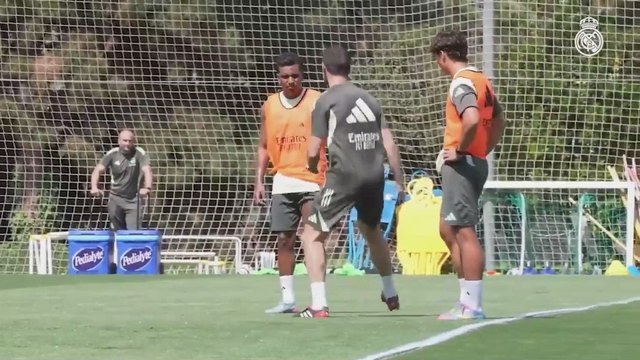 La cara de Rodrygo con las explicaciones de Xabi Alonso con la que van a alucinar