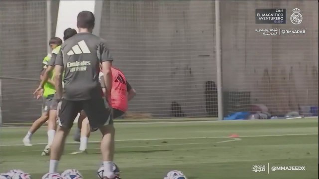 XABI ALONSO se VISTE de JUGADOR en el SEGUNDO ENTRENAMIENTO con el REAL MADRID