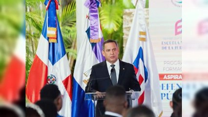 Molina exhorta a defensores públicos a priorizar la dignidad humana