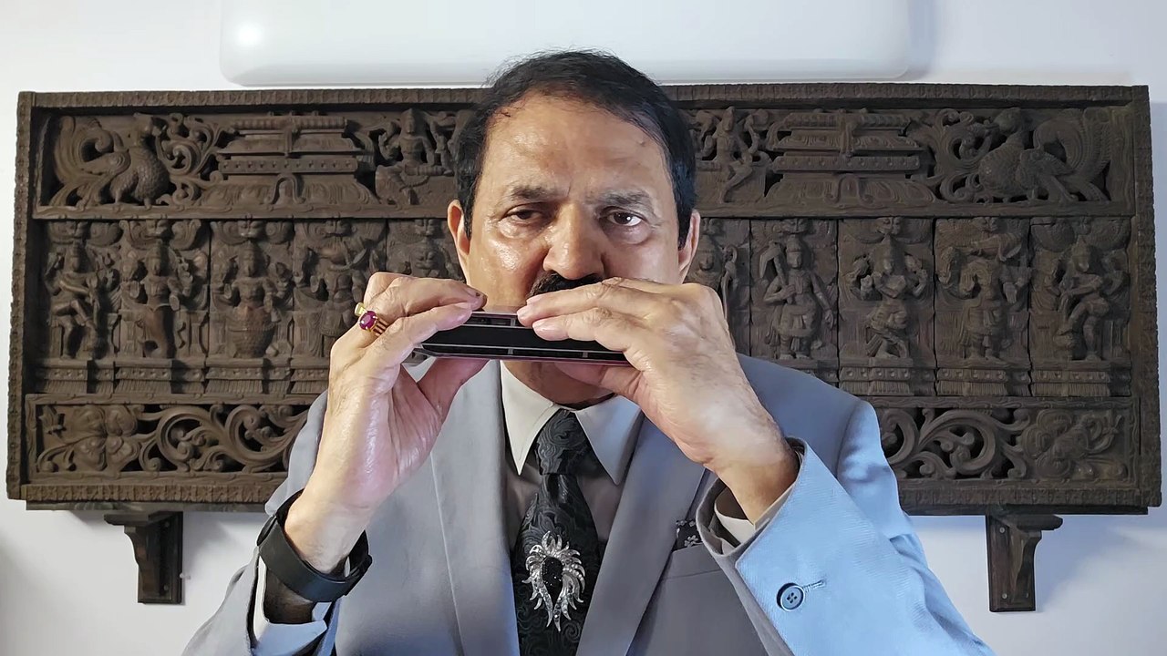 Kabhi Alvida Naa Kehna - Film Kabhi Alvida Naa Kehna 2006 on Harmonica Live Performance by Mukund Kamdar