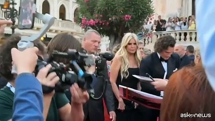 Taormina, delirio "Superman" Henry Cavill. Sfilano Deneuve e Quaid