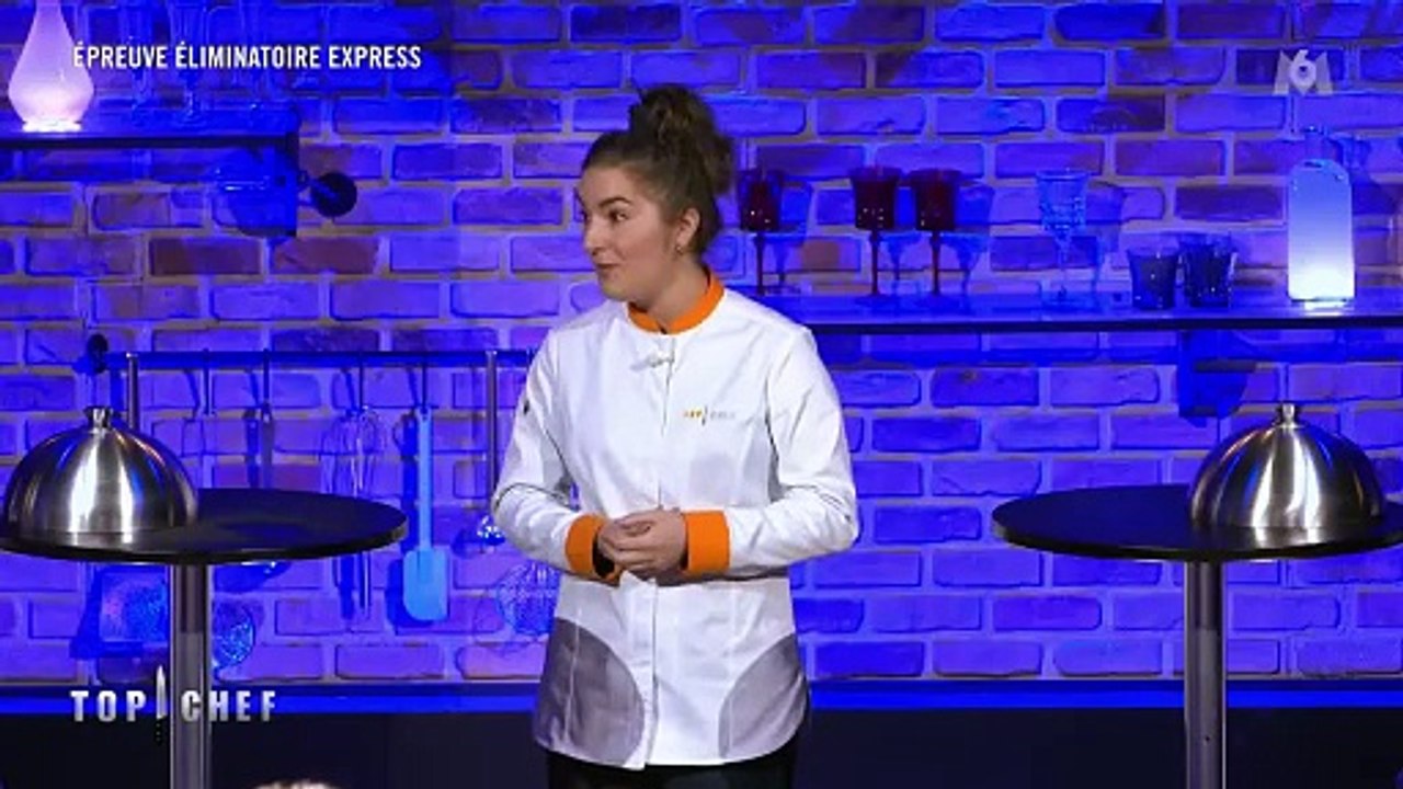 Margaux Elie, éliminée de "Top Chef", entraîne sa cheffe de brigade Stéphanie Le Quellec vers la sortie.