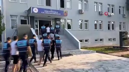 Didim’de tur otobüsüne saldıran 5 şüpheli adliyeye sevk edildi